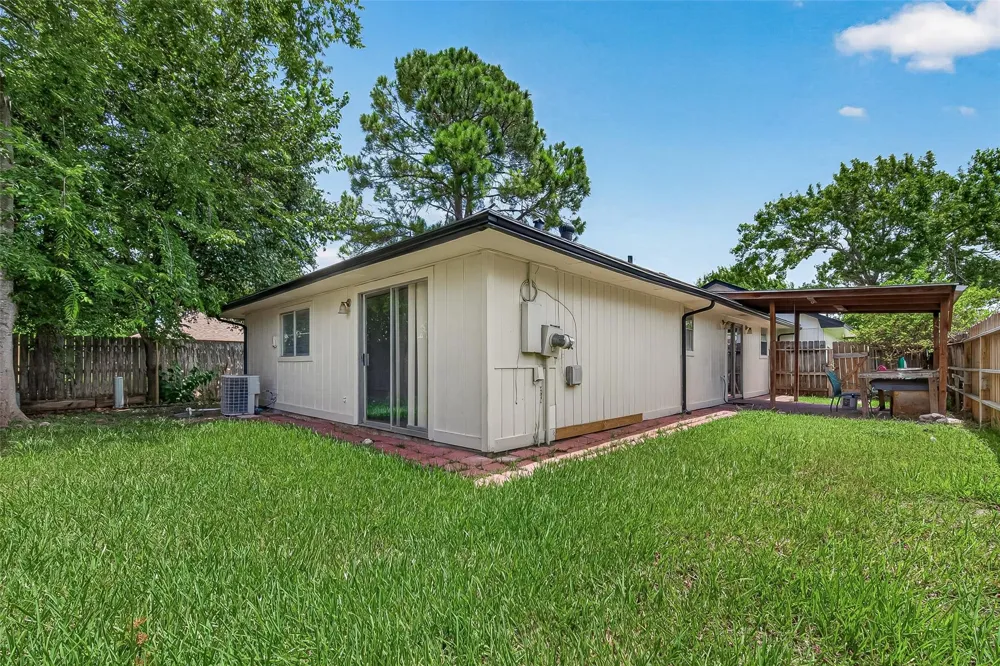 10814 Parkland Woods Drive Sugar Land, TX 77498