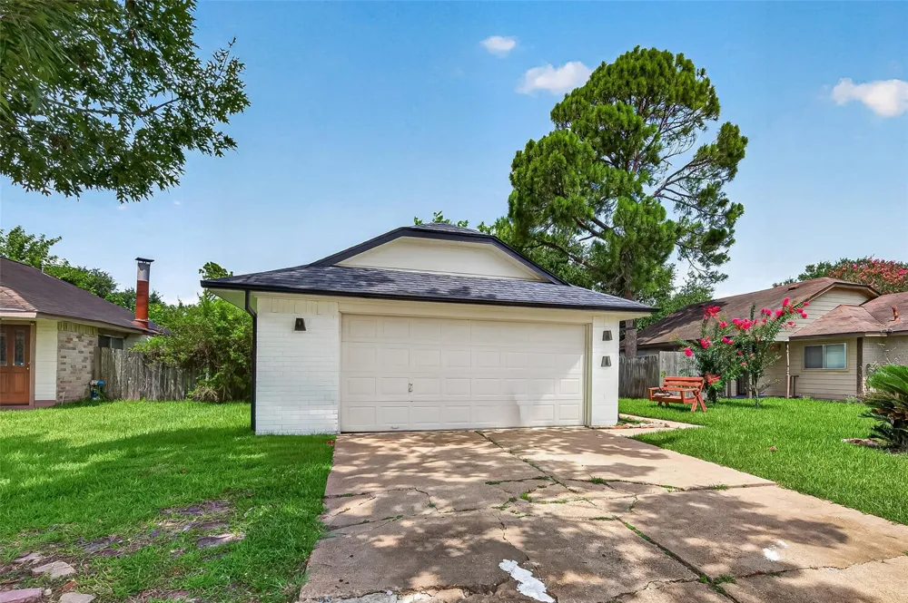 10814 Parkland Woods Drive Sugar Land, TX 77498
