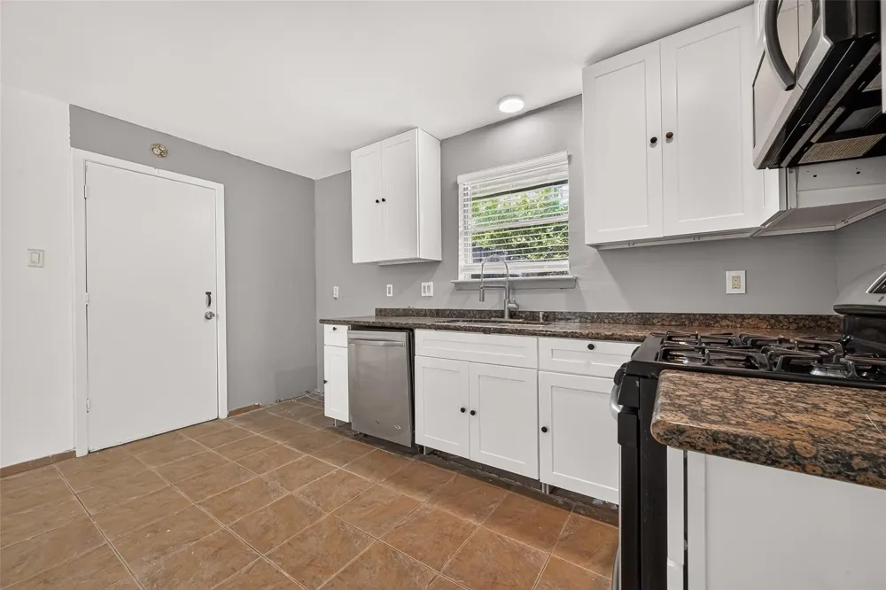 10814 Parkland Woods Drive Sugar Land, TX 77498