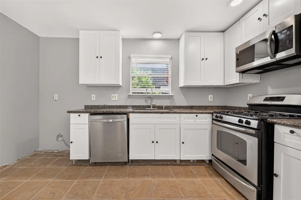 10814 Parkland Woods Drive Sugar Land, TX 77498