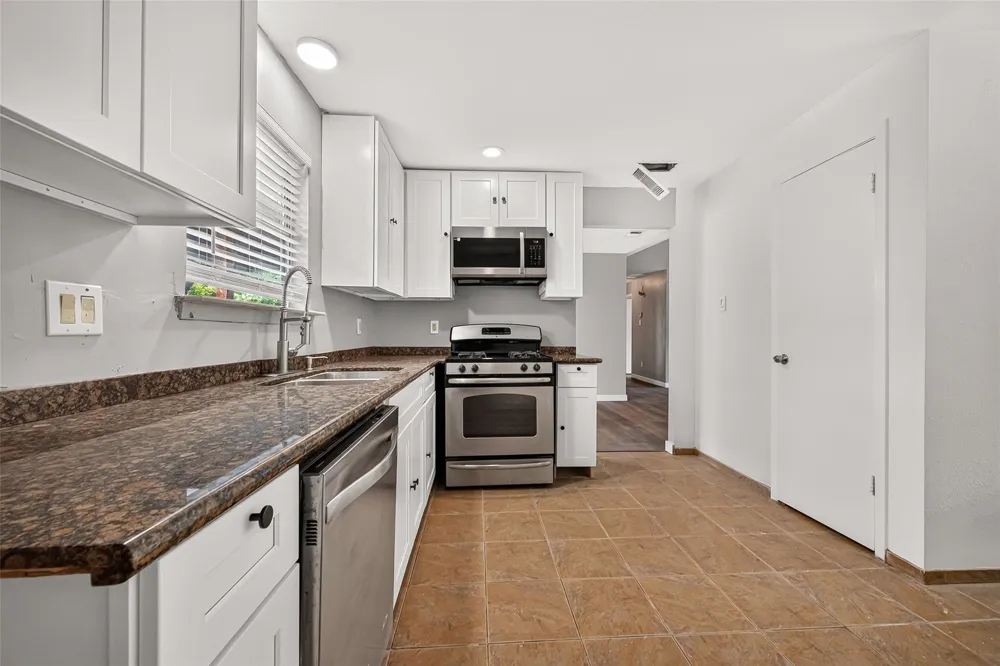 10814 Parkland Woods Drive Sugar Land, TX 77498