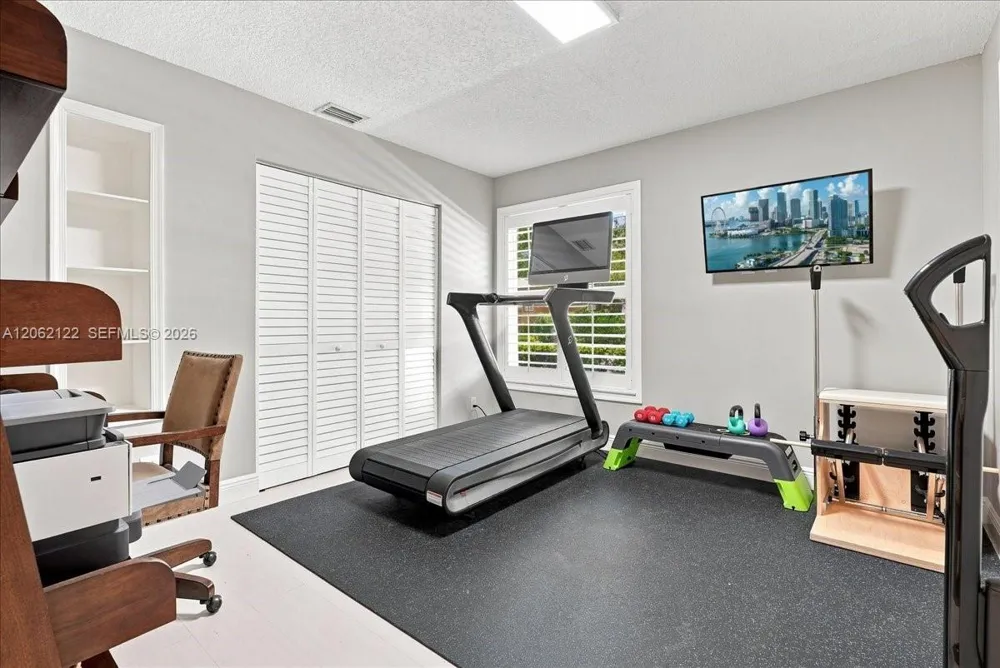 894 Spoonbill Cir Weston, FL 33326