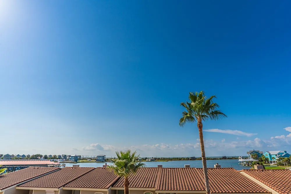 32 Dana Drive Galveston, TX 77554