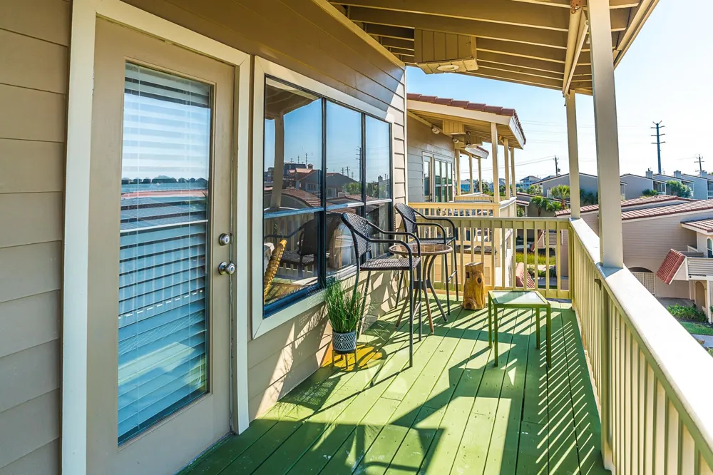 32 Dana Drive Galveston, TX 77554