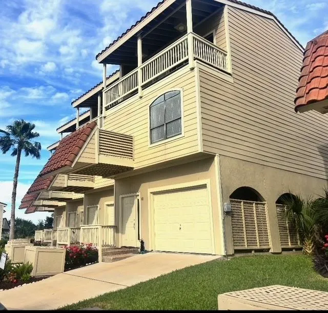 32 Dana Drive Galveston, TX 77554