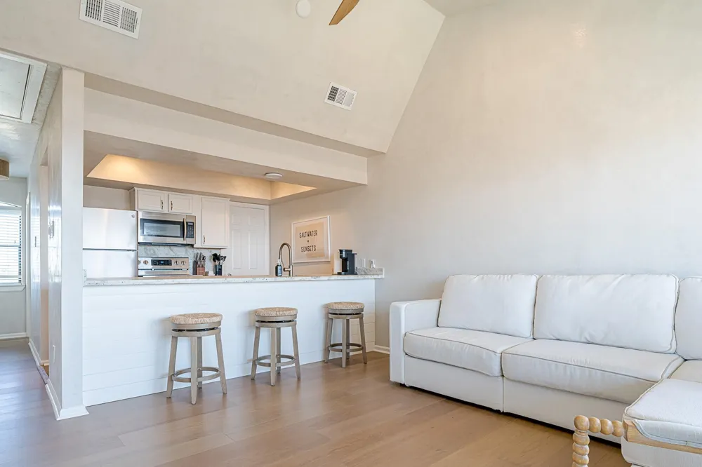32 Dana Drive Galveston, TX 77554