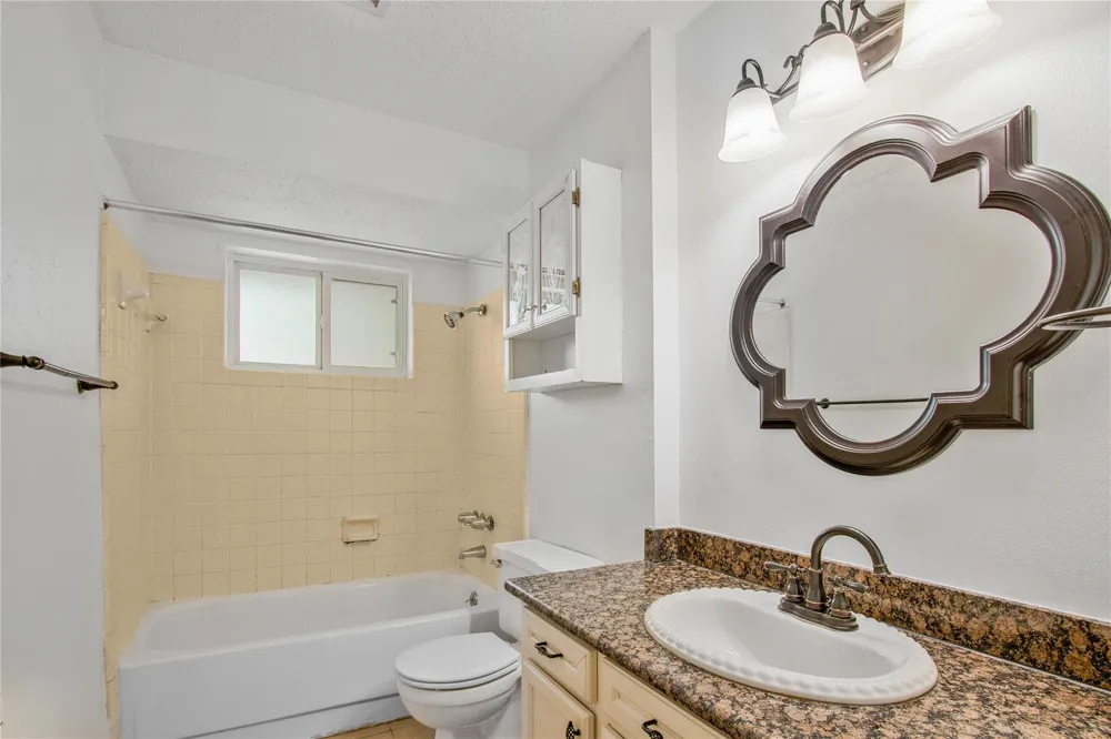 2005 S Savanna Court S League City, TX 77573