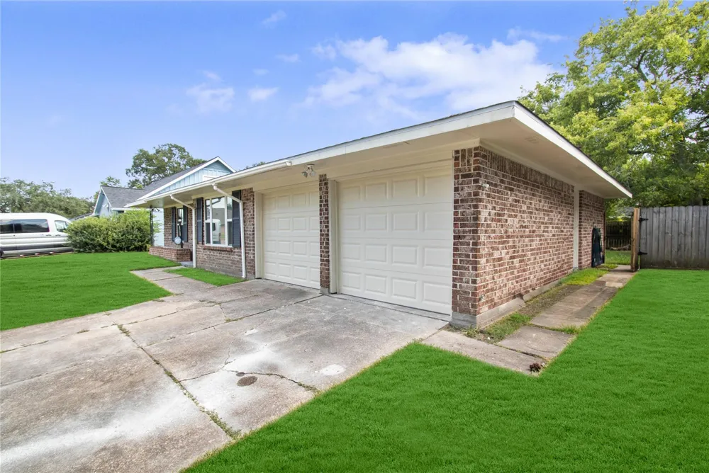 2005 S Savanna Court S League City, TX 77573