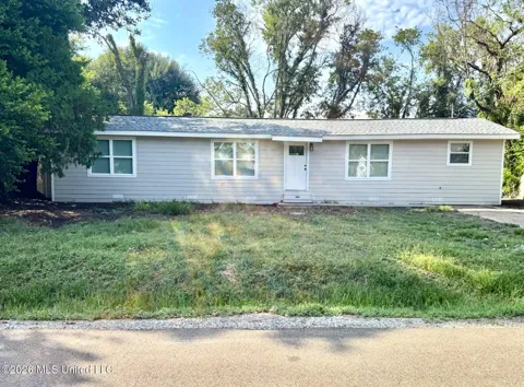209 Crestview Drive