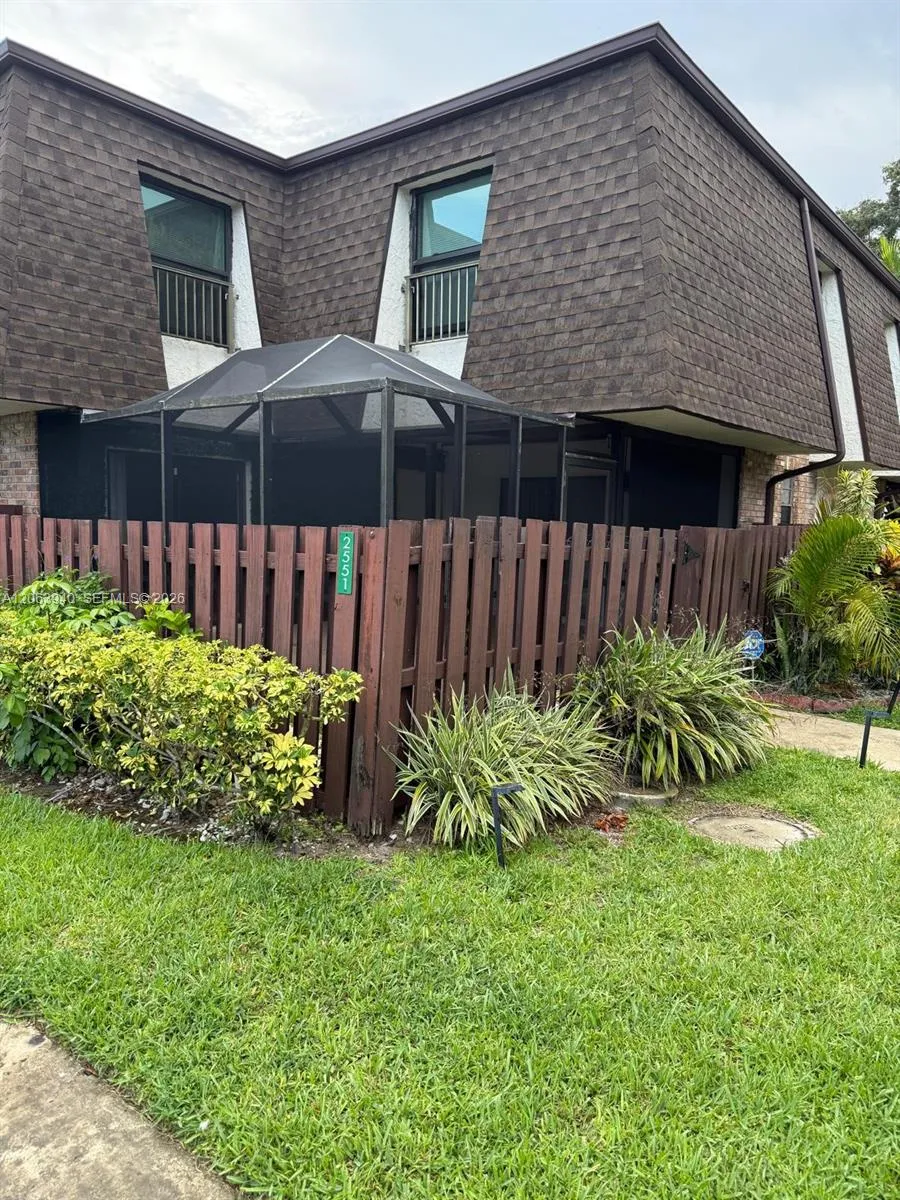 2551 NW 99th Ave #2551 Coral Springs, FL 33065