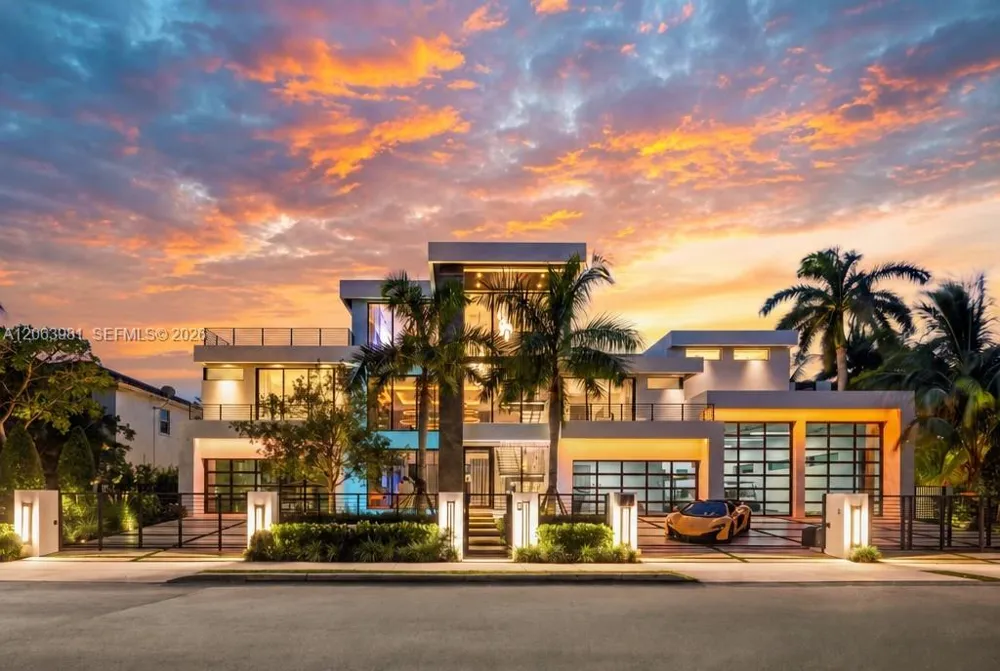 725 Poinciana Dr Fort Lauderdale, FL 33301