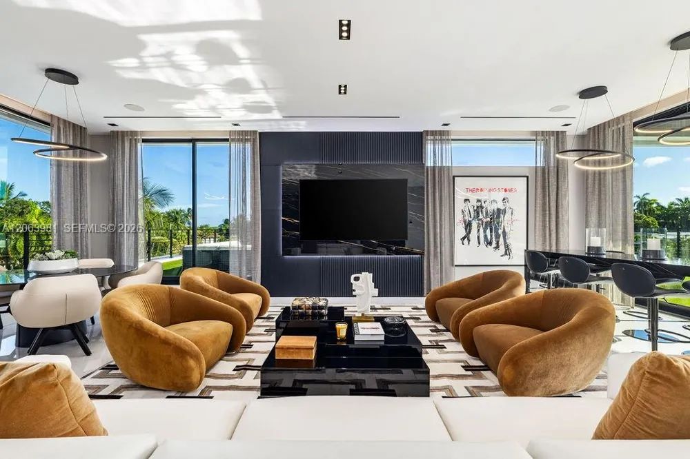 725 Poinciana Dr Fort Lauderdale, FL 33301