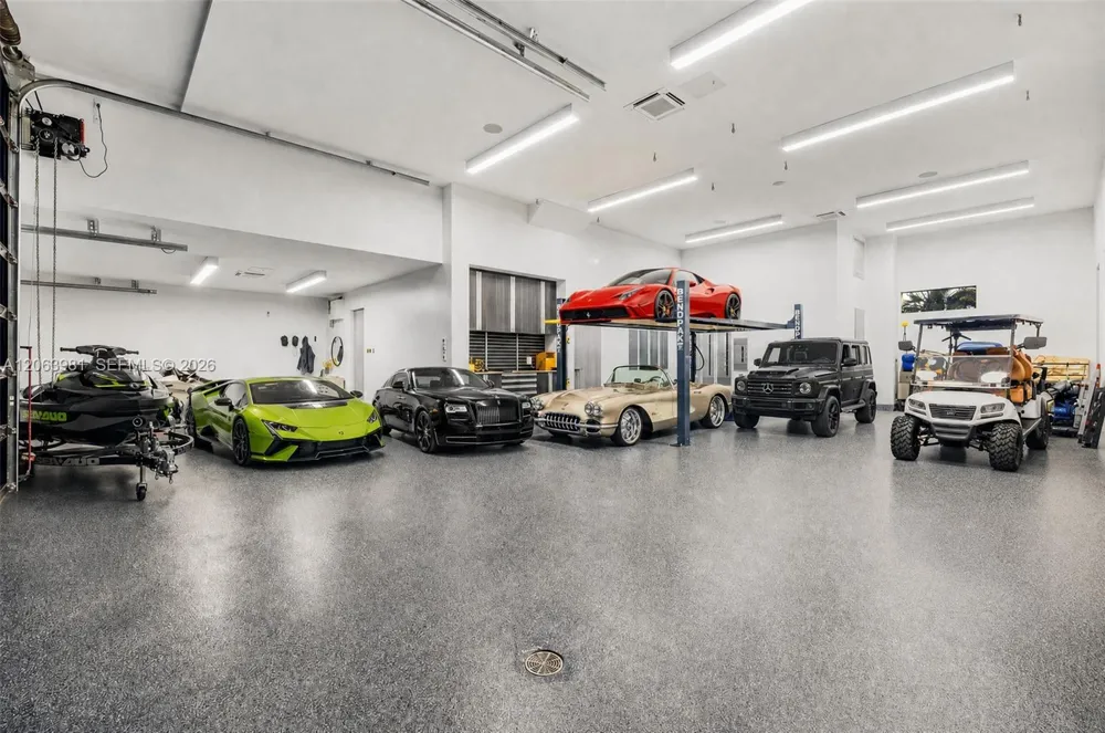 725 Poinciana Dr Fort Lauderdale, FL 33301