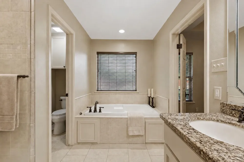 6204 London Circle Bryan, TX 77802