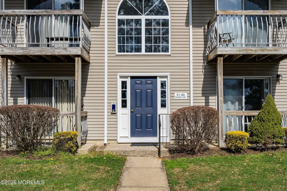 84 Diane Drive Tinton Falls, NJ 07753