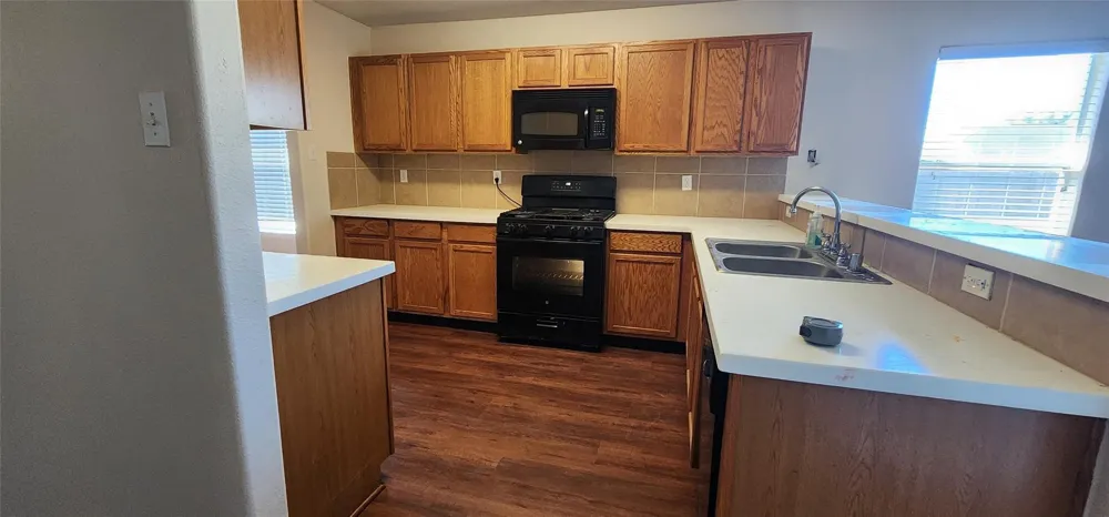 315 Sunset Colony Drive Rosharon, TX 77583