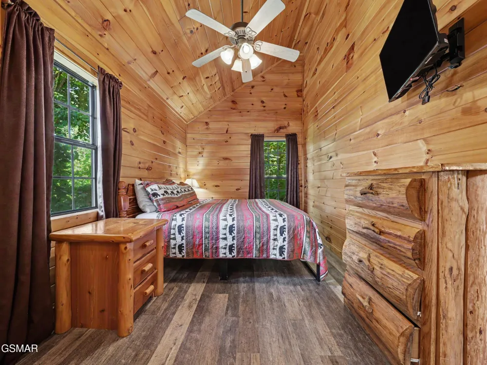 513 Parsons Branch Way Gatlinburg, TN 37738