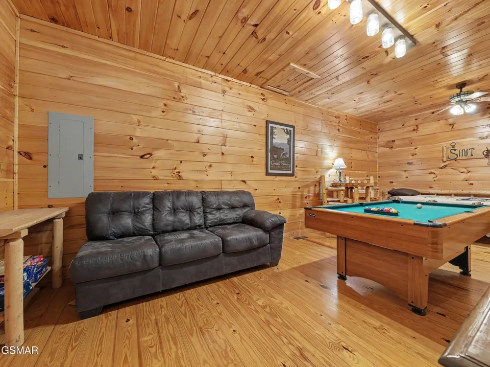 513 Parsons Branch Way Gatlinburg, TN 37738
