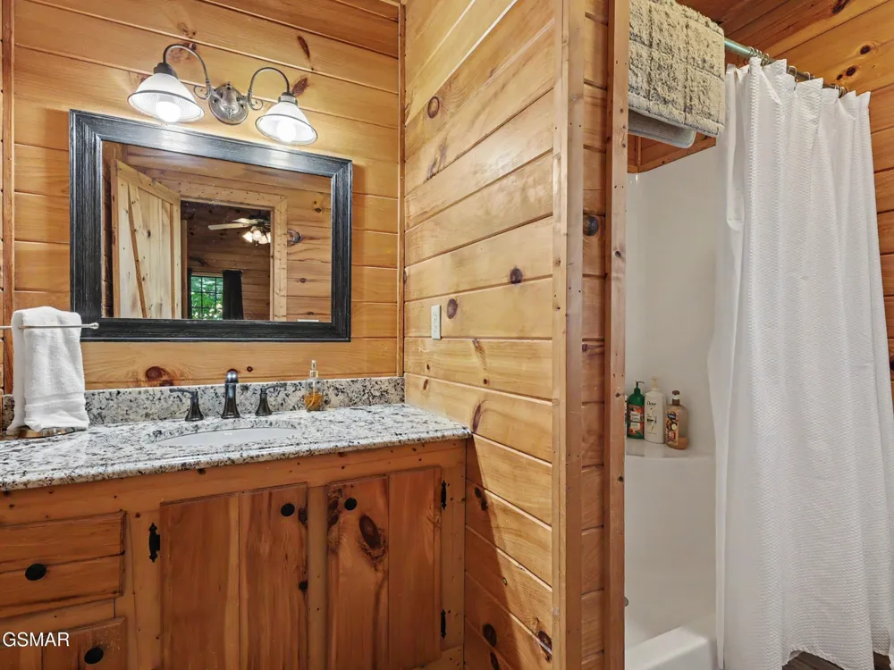 513 Parsons Branch Way Gatlinburg, TN 37738
