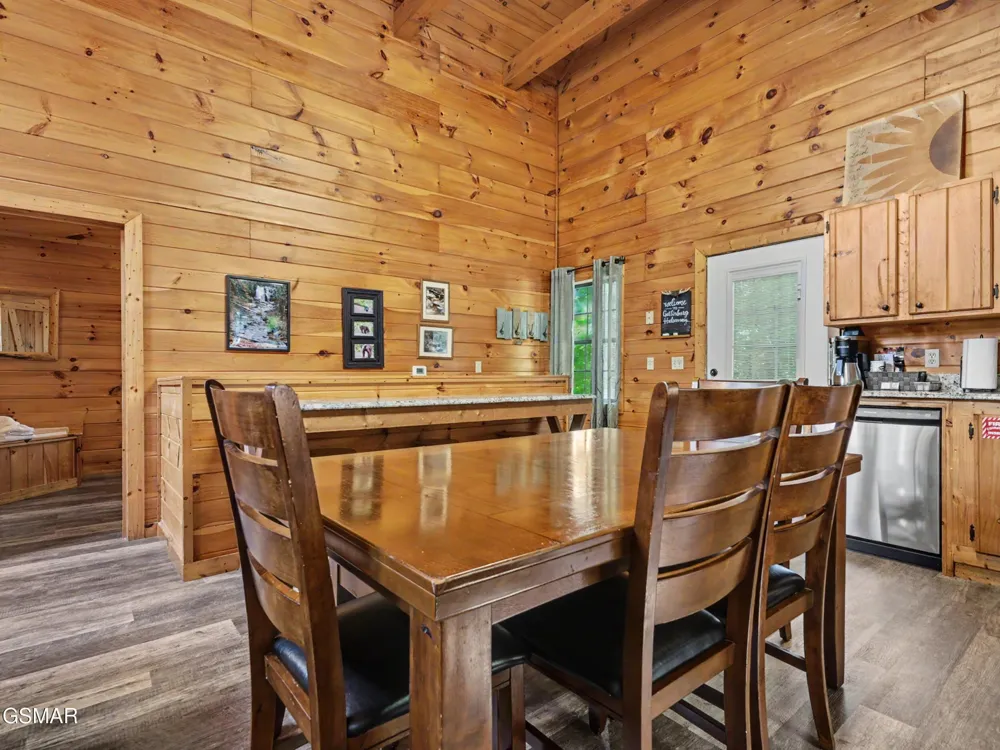513 Parsons Branch Way Gatlinburg, TN 37738