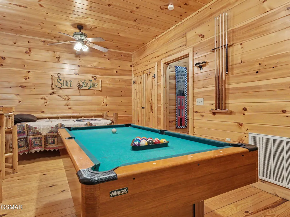 513 Parsons Branch Way Gatlinburg, TN 37738