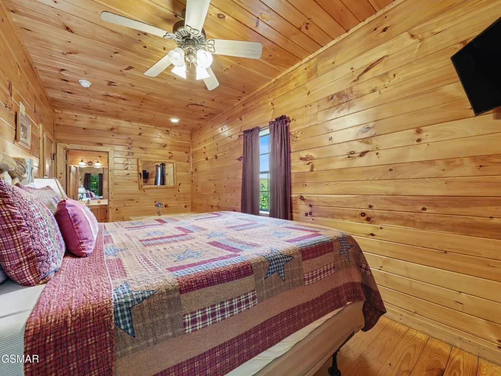 513 Parsons Branch Way Gatlinburg, TN 37738