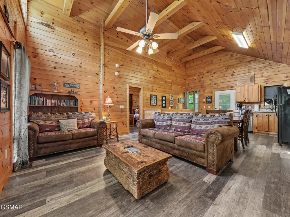 513 Parsons Branch Way Gatlinburg, TN 37738
