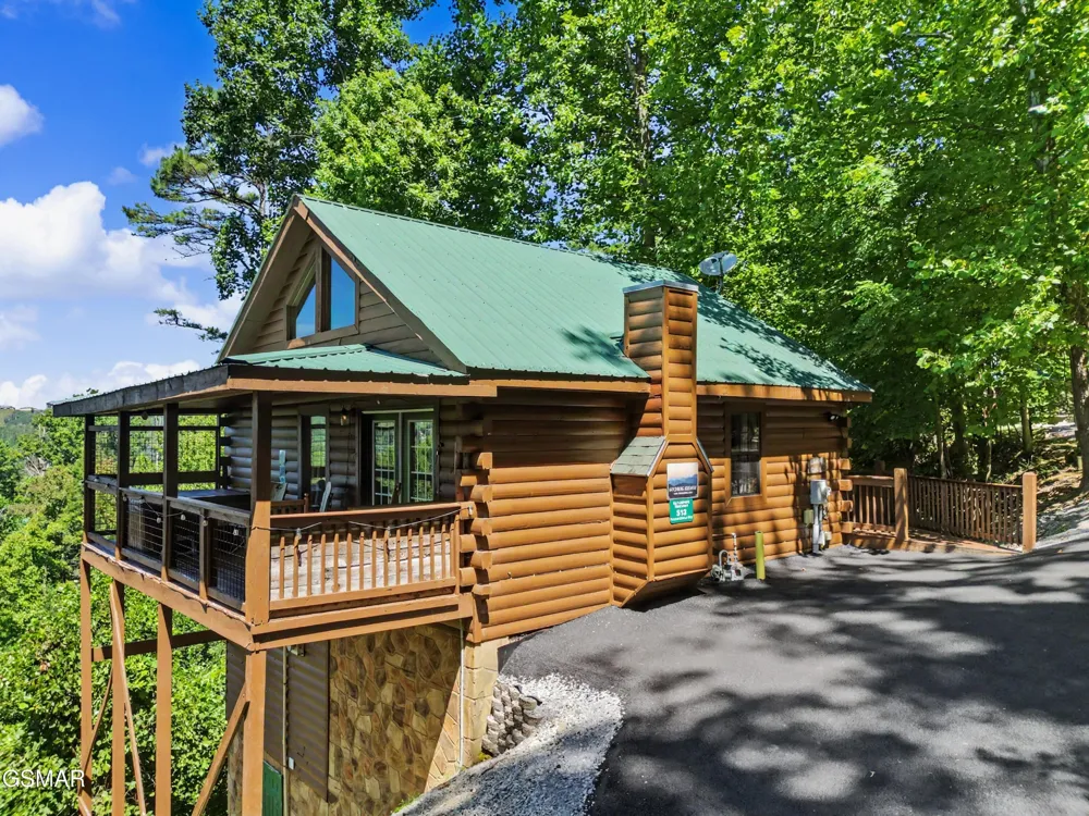 513 Parsons Branch Way Gatlinburg, TN 37738