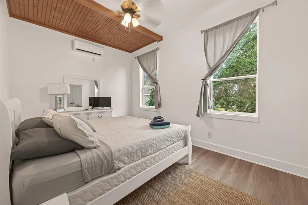 2815 Ball Street Galveston, TX 77550