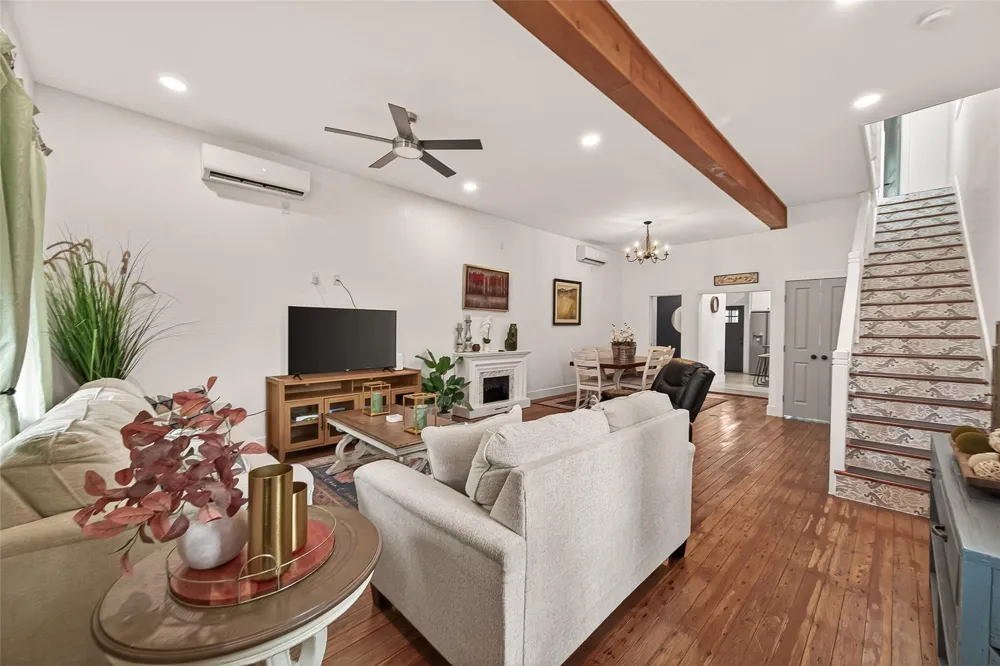 2815 Ball Street Galveston, TX 77550