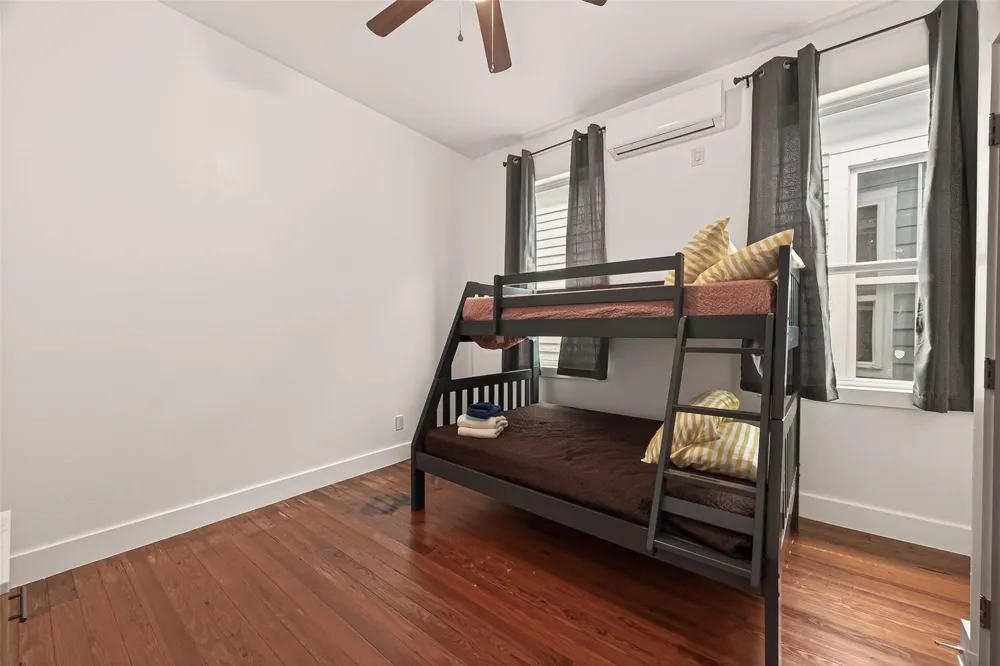 2815 Ball Street Galveston, TX 77550