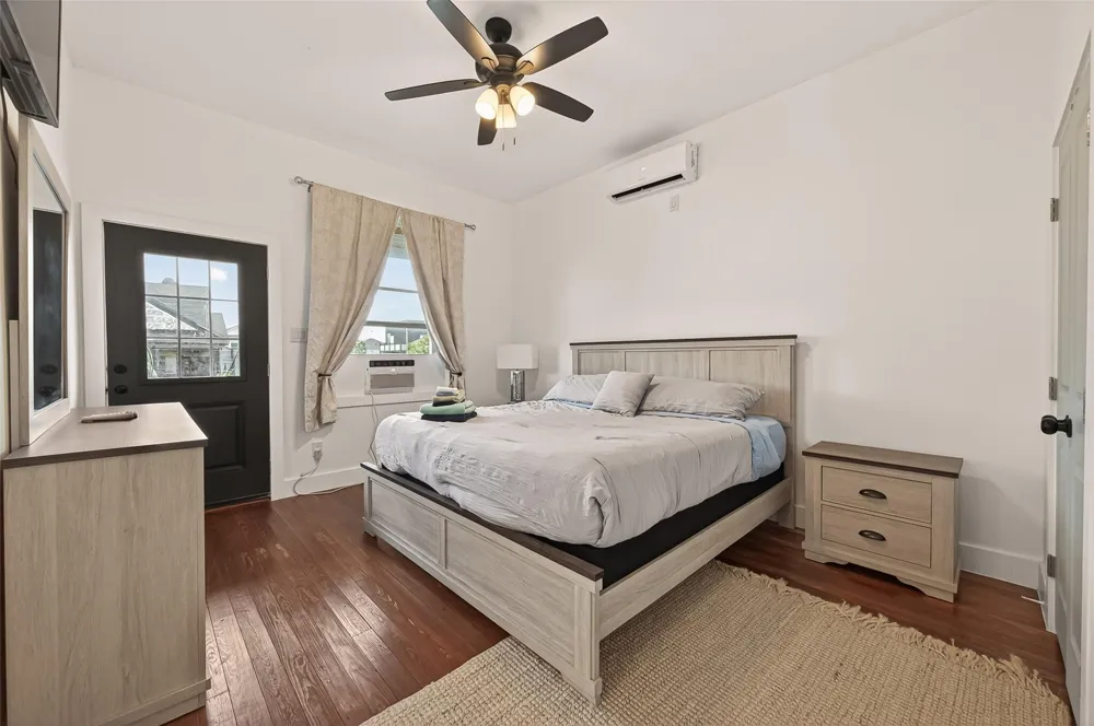2815 Ball Street Galveston, TX 77550
