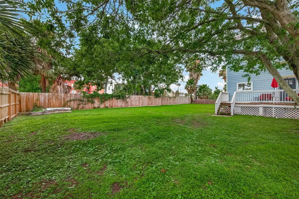 2815 Ball Street Galveston, TX 77550