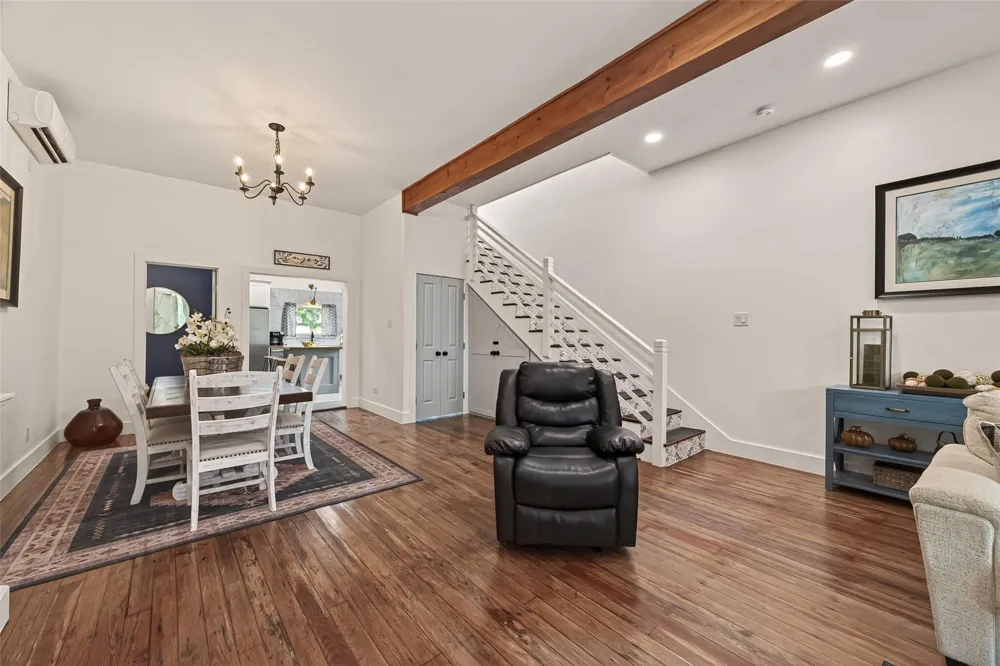 2815 Ball Street Galveston, TX 77550
