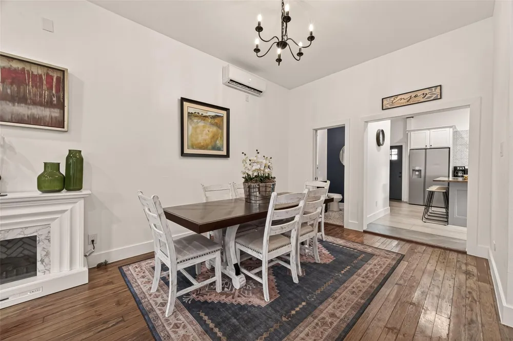 2815 Ball Street Galveston, TX 77550