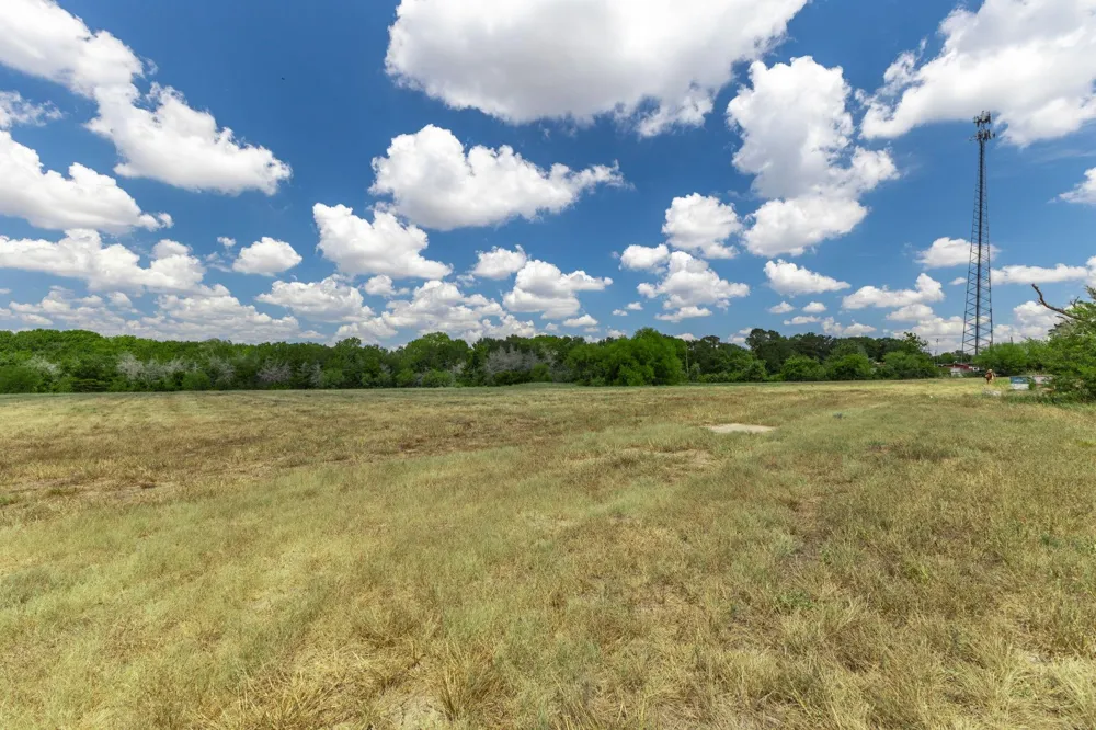 2805 Deer Road Brenham, TX 77833