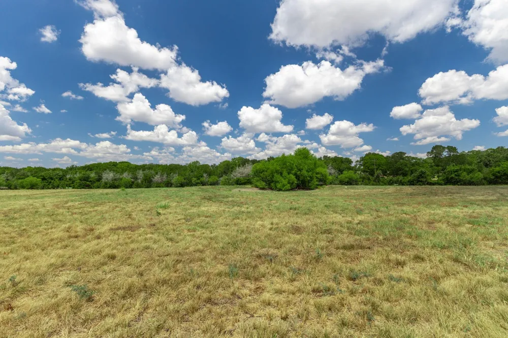 2805 Deer Road Brenham, TX 77833