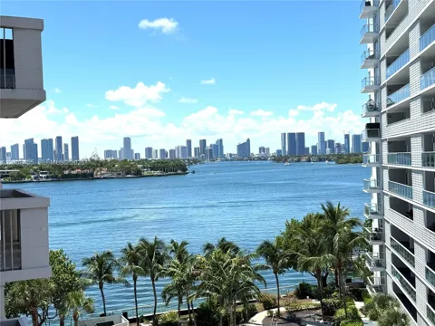800 West Ave #734