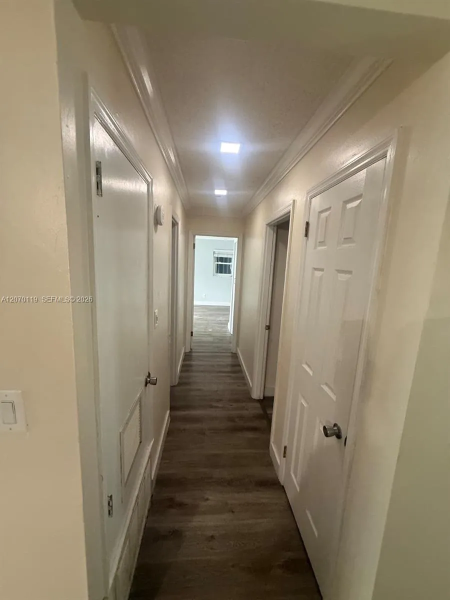 129 E Lake Dr Lehigh Acres, FL 33936