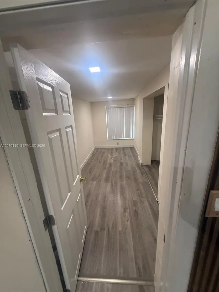 129 E Lake Dr Lehigh Acres, FL 33936