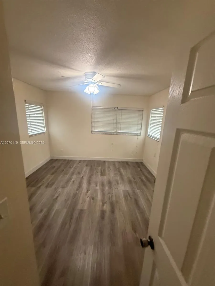 129 E Lake Dr Lehigh Acres, FL 33936