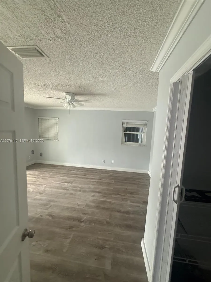 129 E Lake Dr Lehigh Acres, FL 33936