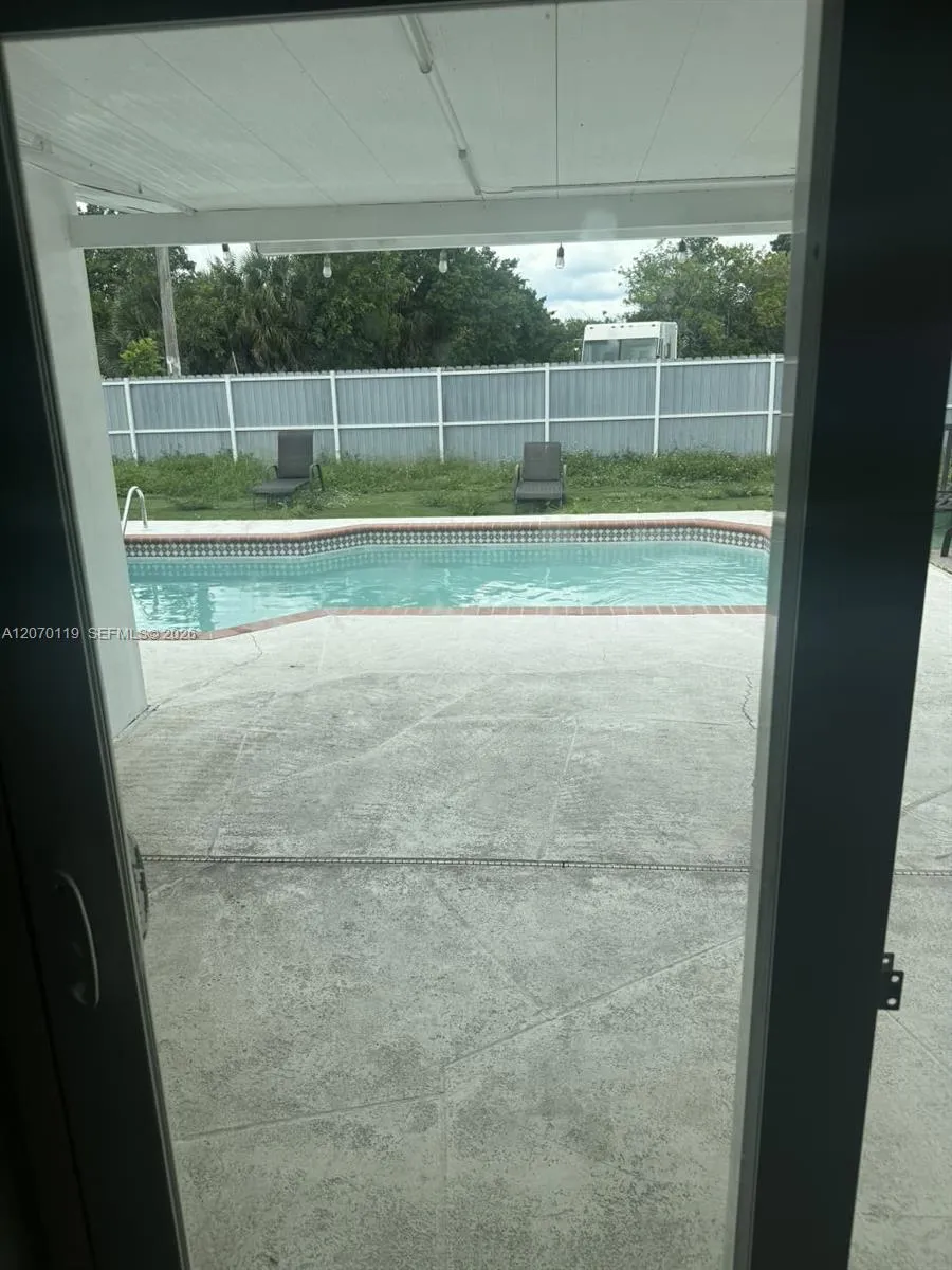129 E Lake Dr Lehigh Acres, FL 33936