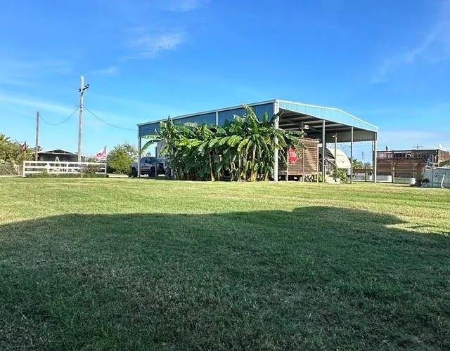 1129 Monkhouse Drive Crystal Beach, TX 77650