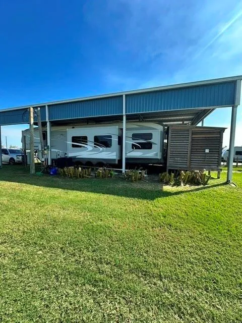 1129 Monkhouse Drive Crystal Beach, TX 77650