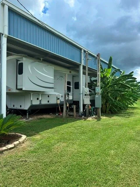1129 Monkhouse Drive Crystal Beach, TX 77650