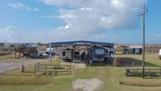 1129 Monkhouse Drive Crystal Beach, TX 77650