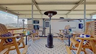 1129 Monkhouse Drive Crystal Beach, TX 77650