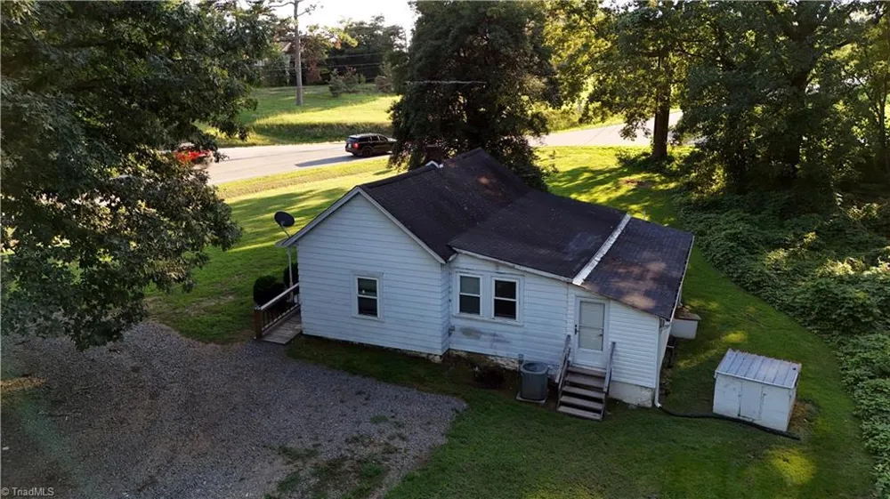 1574 Carter Street Mount Airy, NC 27030