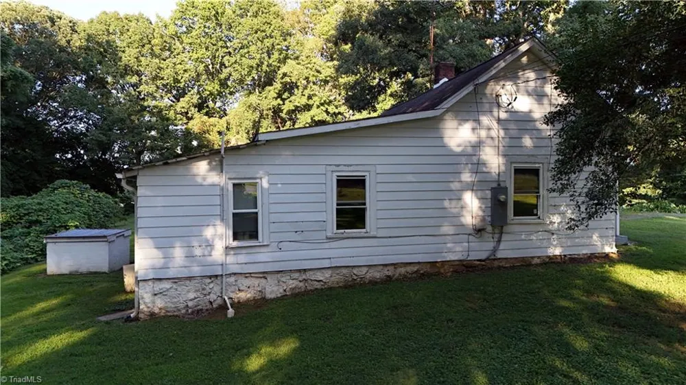 1574 Carter Street Mount Airy, NC 27030